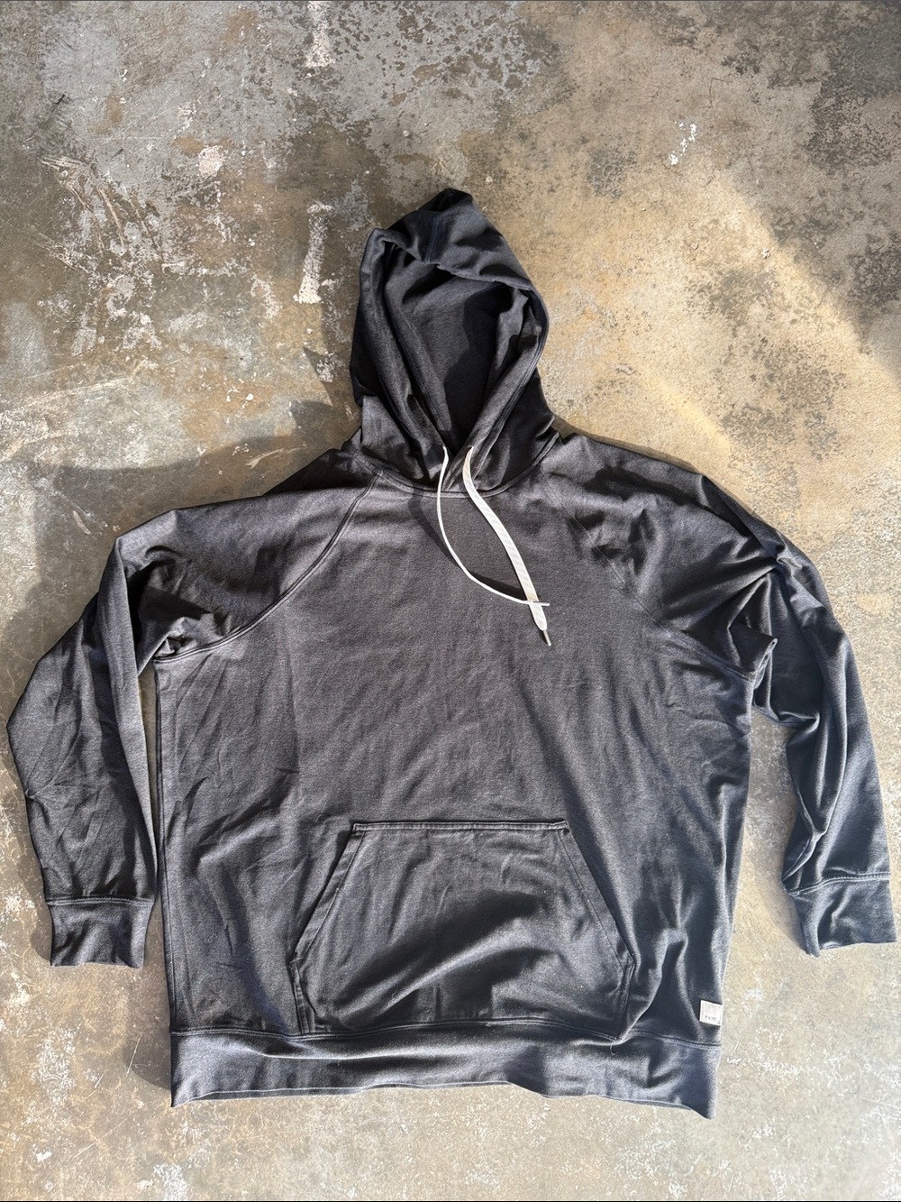Vuori women’s Black Hooded Pullover Shirt